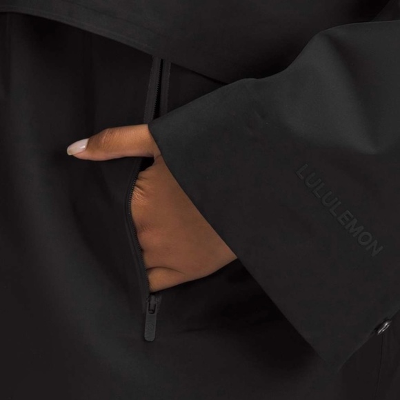 LULULEMON 3 - 1 INSULATED RAIN COAT NWT $498.00 RETAIL BLACK SZ 12 VERY OVERSIZE - Picture 4 of 14